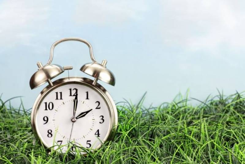 <span style='color:#780948'>ARCHIVED</span> - Spring forward, fall back: remember to change the clocks this weekend