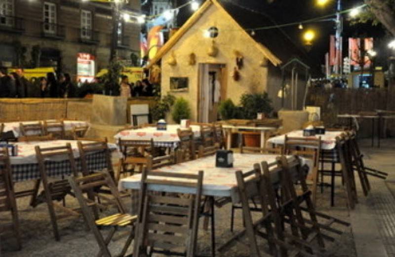 <span style='color:#780948'>ARCHIVED</span> - April 9 to 16 Barraca open-air restaurant gardens in the city of Murcia
