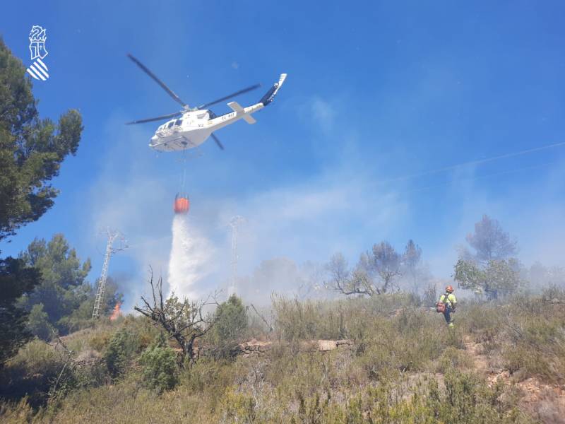 <span style='color:#780948'>ARCHIVED</span> - Five forest fires tear through Alicante and Valencia countryside over the weekend