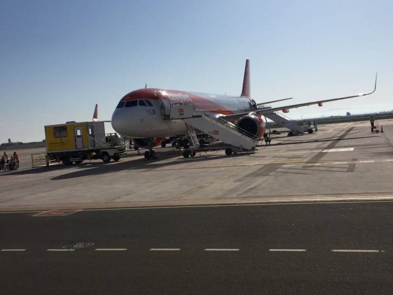 <span style='color:#780948'>ARCHIVED</span> - easyJet and TUI flights to Corvera this bank holiday weekend full to bursting