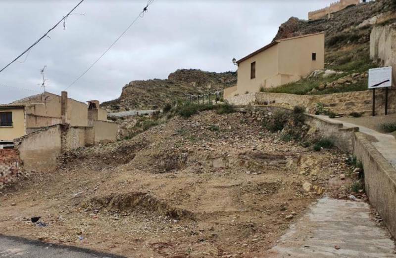 <span style='color:#780948'>ARCHIVED</span> - Green light for improvements on the walk up to the castle of Jumilla