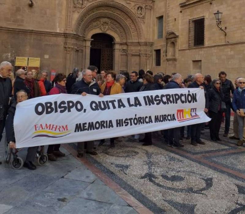 Historical Memory groups in the Region of Murcia demand the removal of 200 Franco symbols