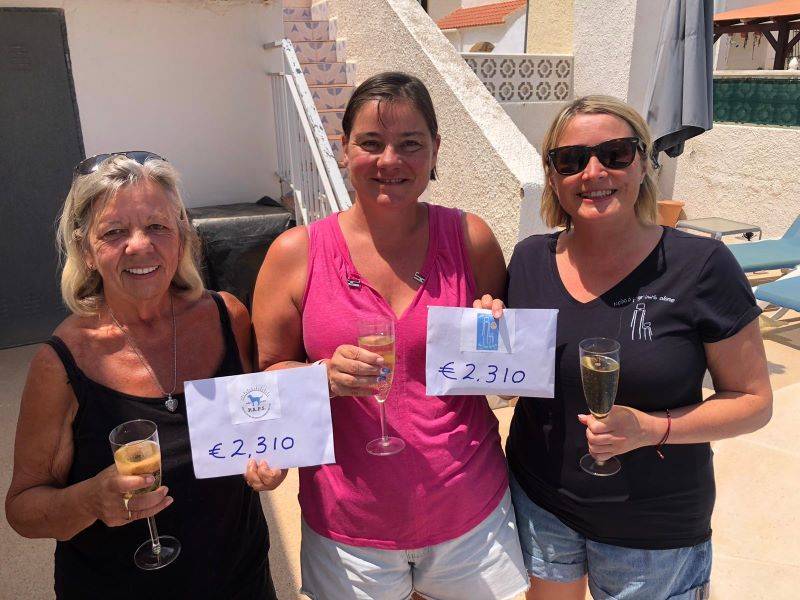 Los Alcazares swimmer raises over 4,600 euros for charity