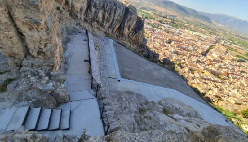 August 18 Guided walk to the castle of Mula