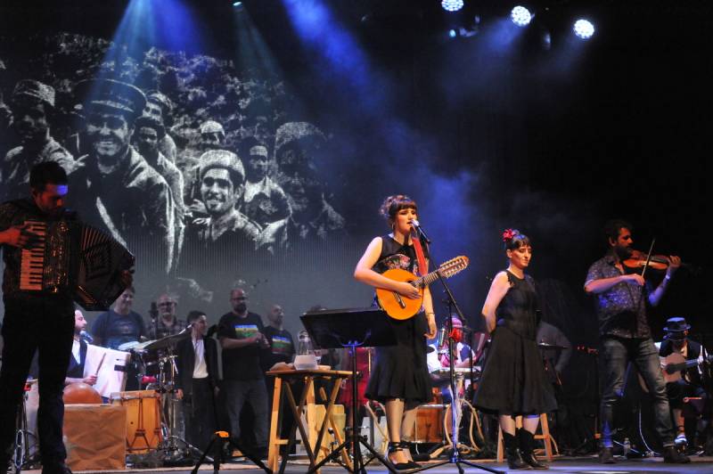 Rozalen goes back to her roots at Mar de Musicas