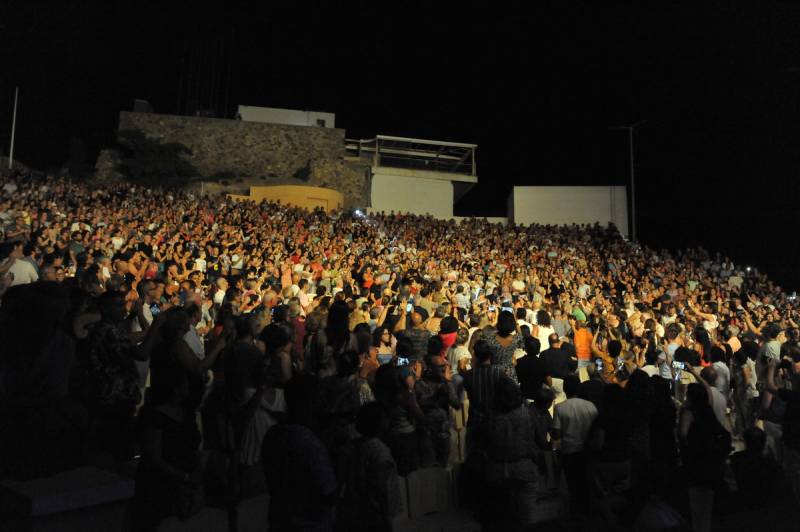 Rozalen goes back to her roots at Mar de Musicas