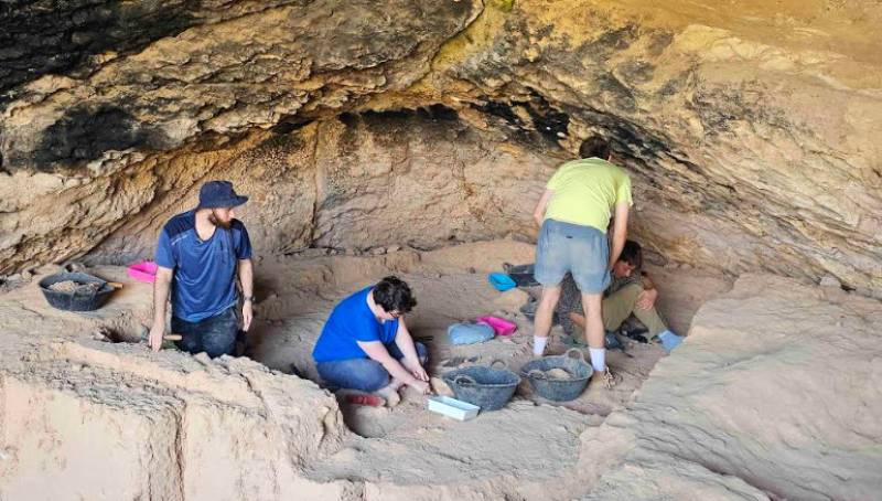 Evidence of pre-Neanderthal hominids, mammoths and rhinos found in the Cueva Negra in Caravaca