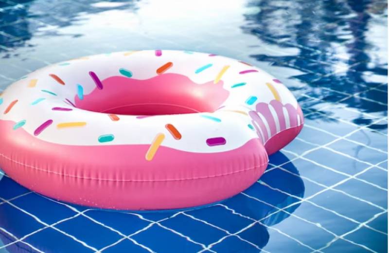 Murcia resident fined for setting up swimming pool in the street