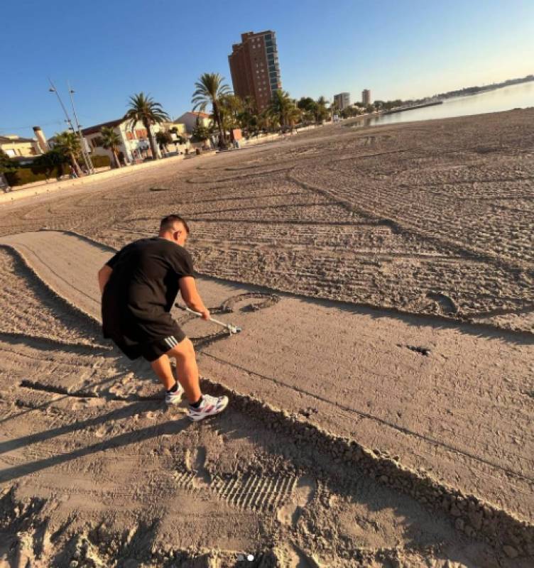 Distress messages appear in the sand on San Javier beach