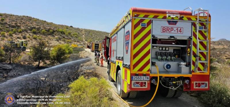 Mazarron beach catches fire