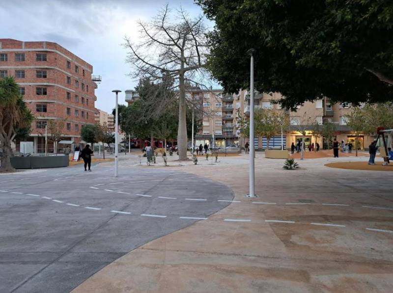 Improvement work to Plaza Gutierrez Mellado in Aguilas finished