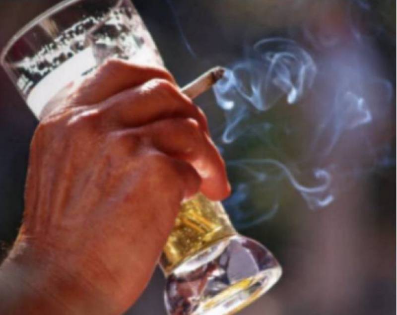 Spain considers banning smoking on outdoor bar terraces