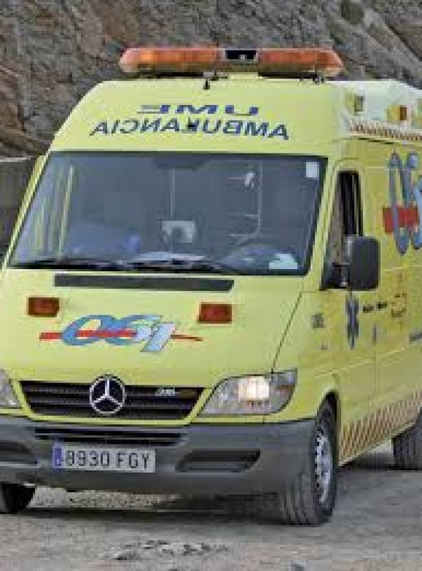 Emergency services rush to Condado de Alhama Golf Resort after man falls into swimming pool