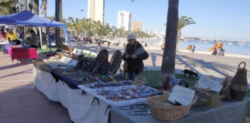 February 25 Artisan market of the Mar Menor in Santiago de la Ribera