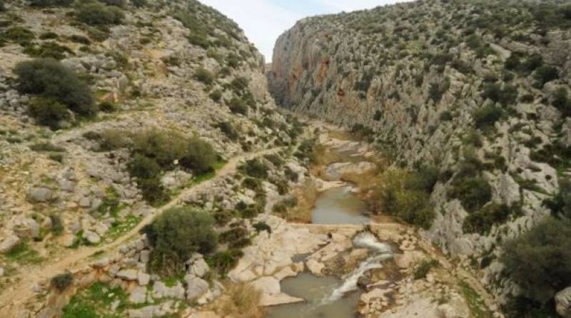 Tajo del Molino hiking route in Teba: A short and easy walk in the Malaga countryside