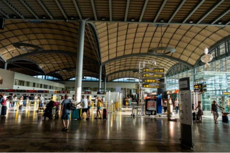 Alicante Airport celebrates the busiest April of all time