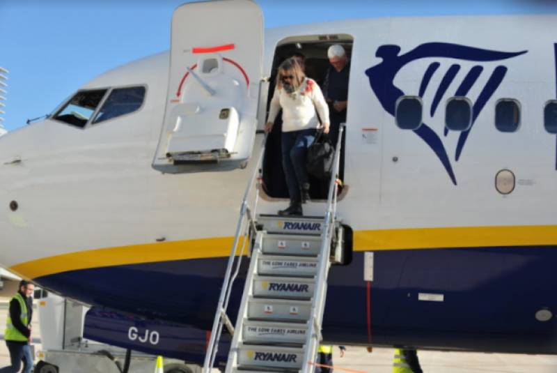 Passengers on flight from Spain warned they may have to land at sea