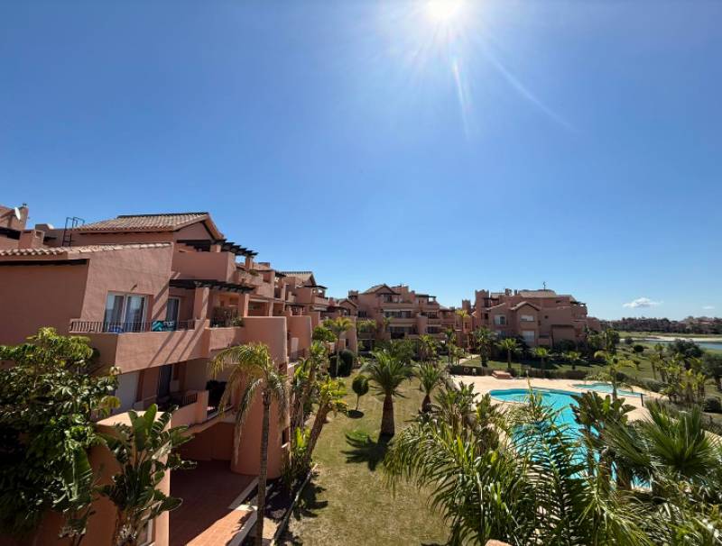 South facing apartment for sale on the Mar Menor Golf Resort for 119,950 euros