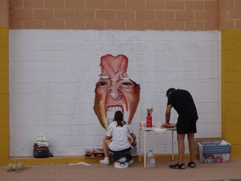 Camera Club shows how it is done at Los Alcazares Urban Art Festival