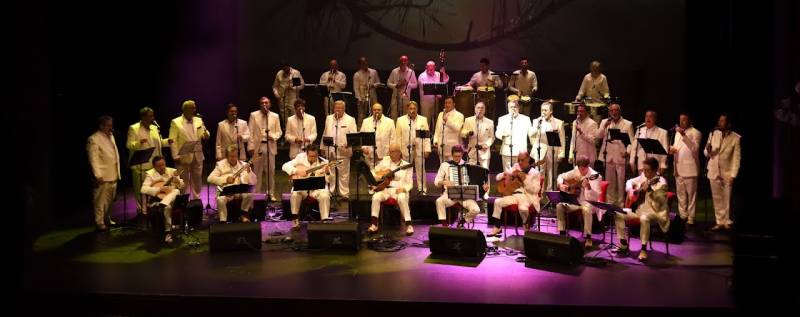 July 12 Free open-air concert featuring Parrandboleros in Puerto de Mazarron