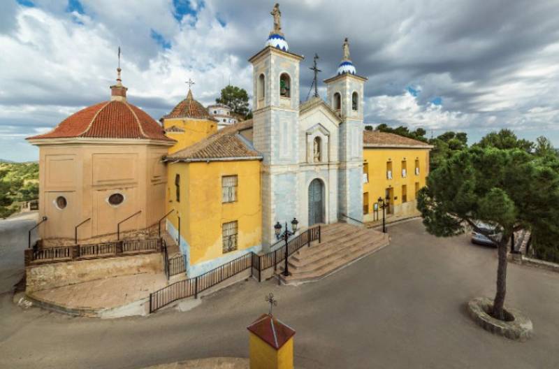 September 8 Free guided walk along the Pasarelas Yecla nature path to the castle hill sanctuary and the Museo Mariano