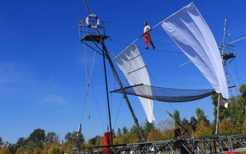 August 19 Free thrilling tightrope performance in San Javier