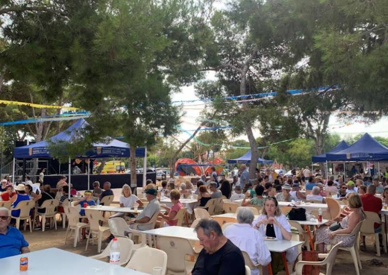 Over 500 people at the annual Full English Breakfast in the fiestas of Roda