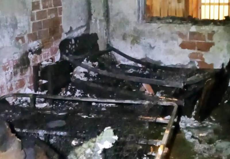 Seven people, including a baby, rescued in Águilas house fire