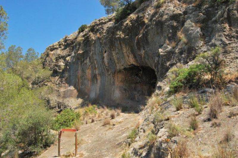 October 19 Guided visit to the El Milano prehistoric rock art site in Mula