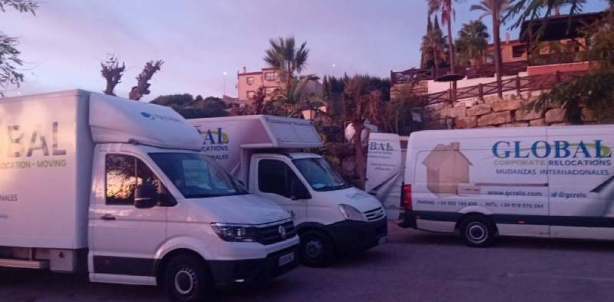 Merry Christmas 2025 and Happy New Year 2026 from Global Relocation - Spain