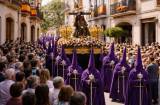 When are the public holidays in Spain during Easter 2026?