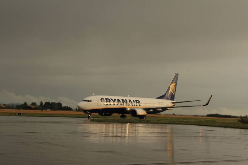Fire breaks out on Ryanair plane after landing at Murcia Corvera Airport