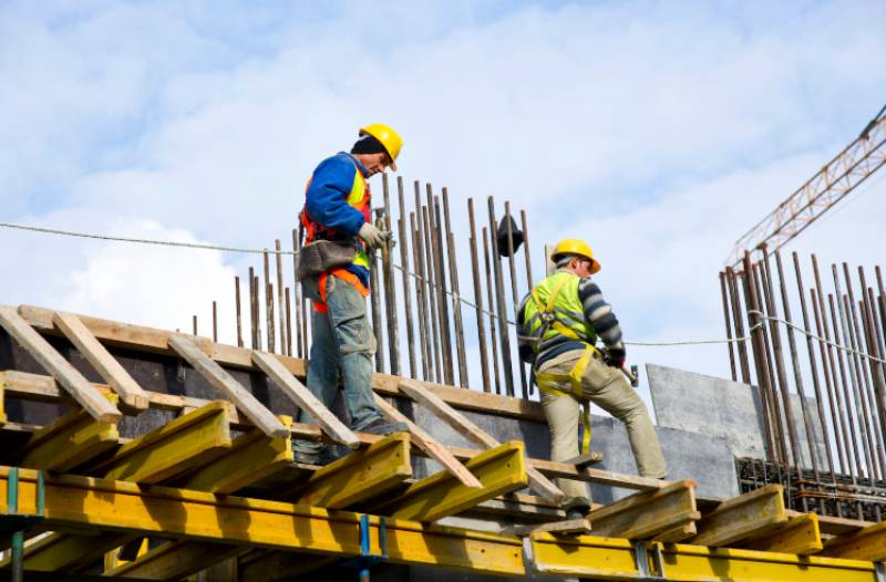Foreign workers in Murcia earn €8,500 less than Spanish employees
