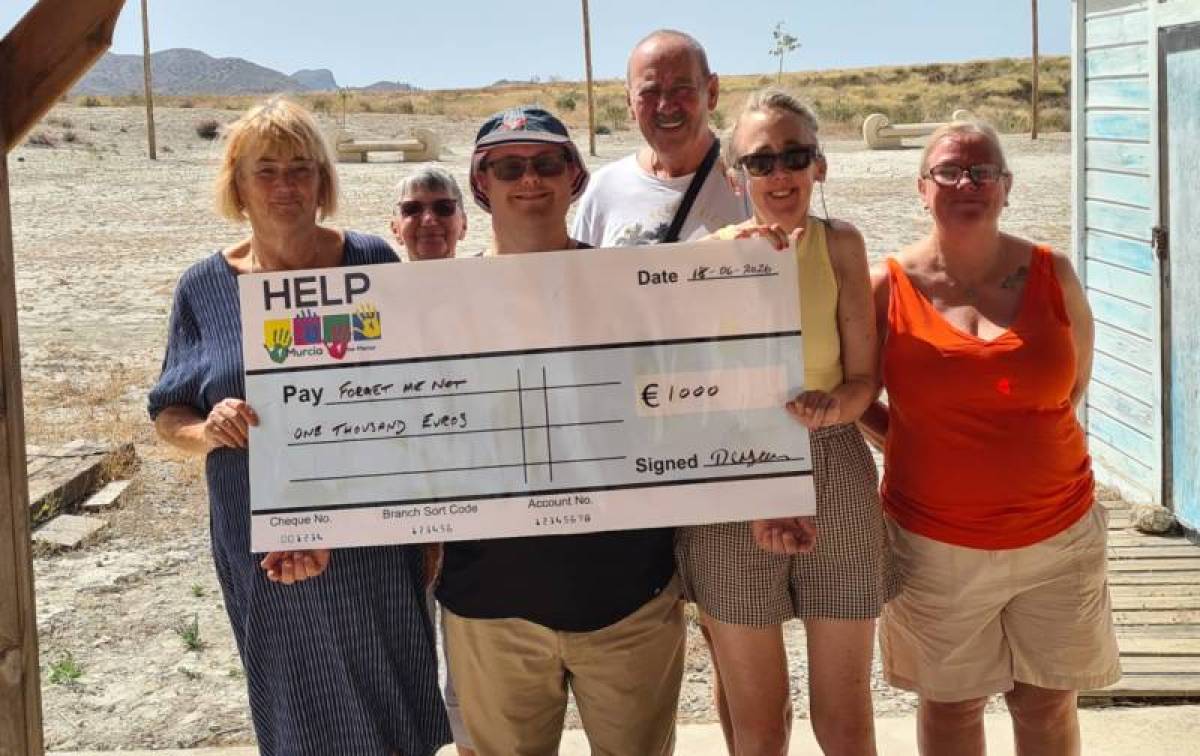 HELP Murcia Mar Menor supports Camposol charity with €2,000 donation