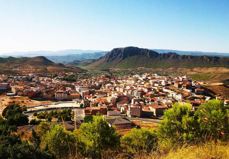 September 13 to 18 The torch of the Carthagineses y Romanos fiestas in Cartagena sets out this year from Elche de la Sierra