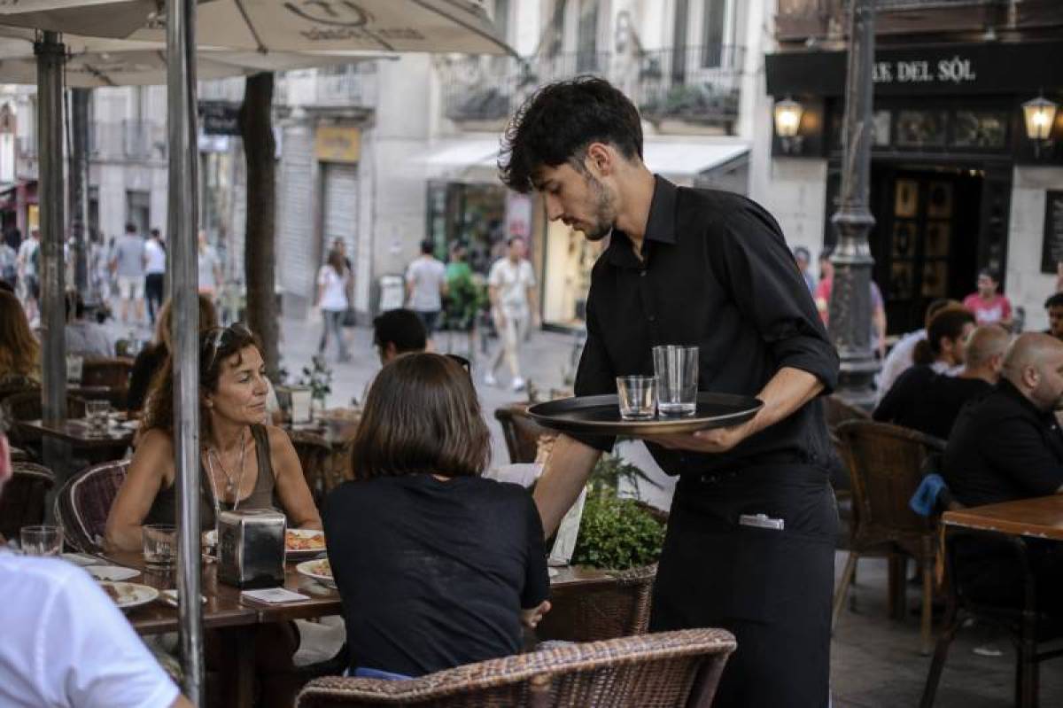 Spain's minimum wage increase trails most of Europe in 2026