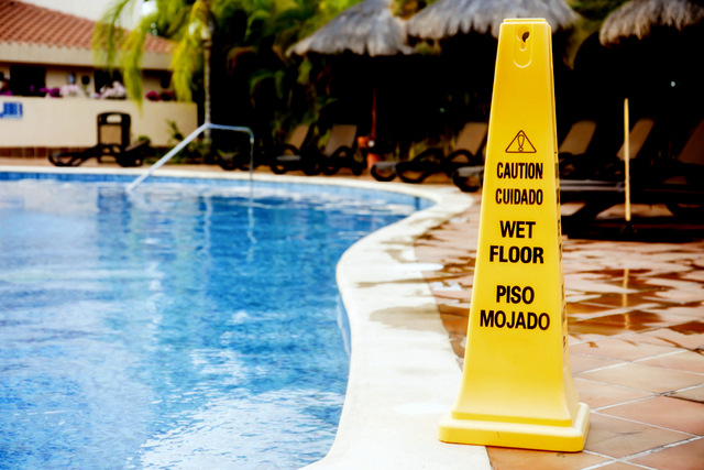 Basic  Spanish pool and summer swimming safety advice